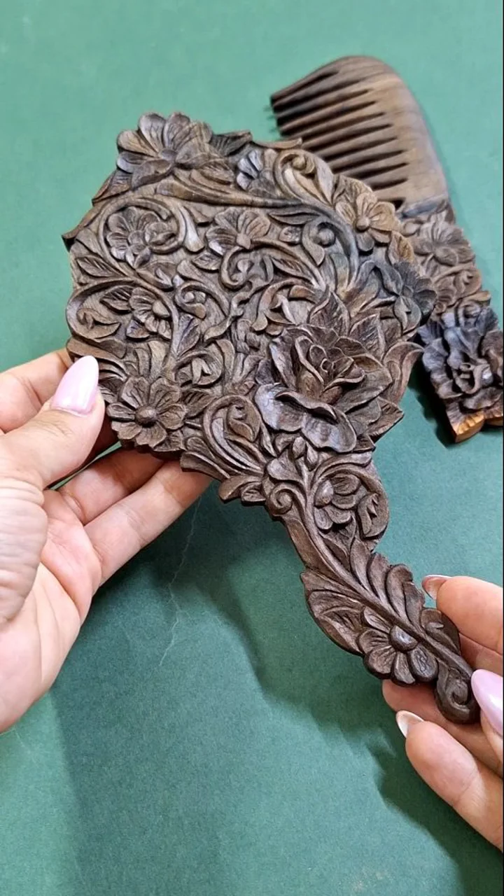 ست شانه و آینه چوب گردو با منبت سفارشی