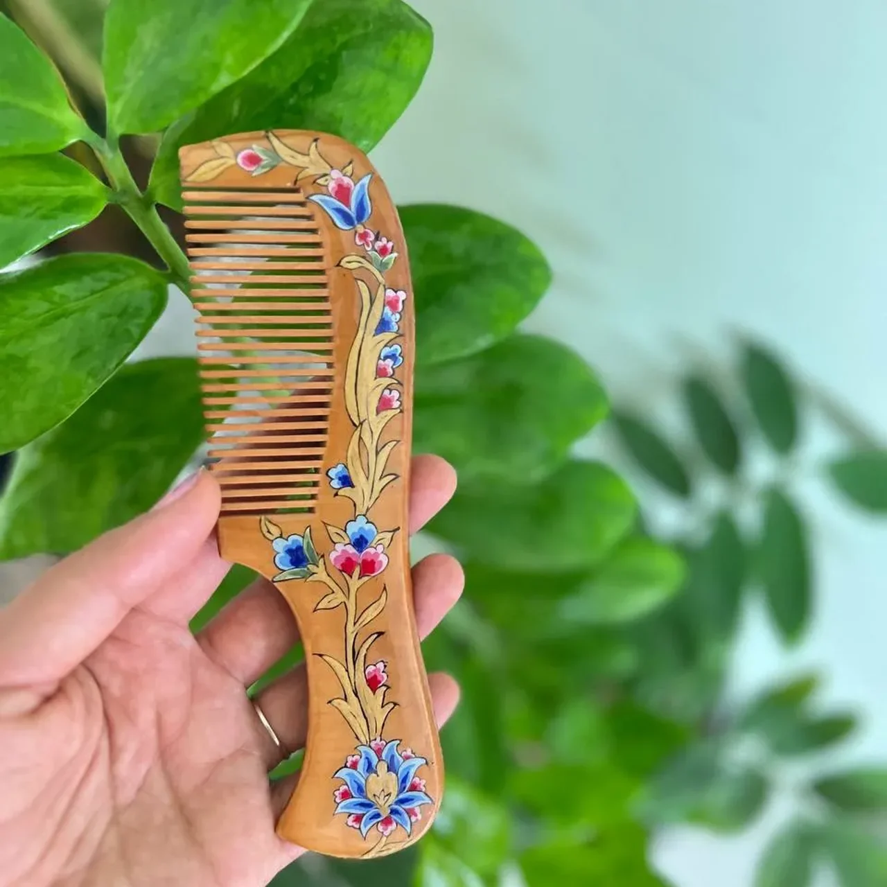 شانه چوبی نقاشی شده با دست با امکان انتخاب طرح و رنگبندی دلخواه
