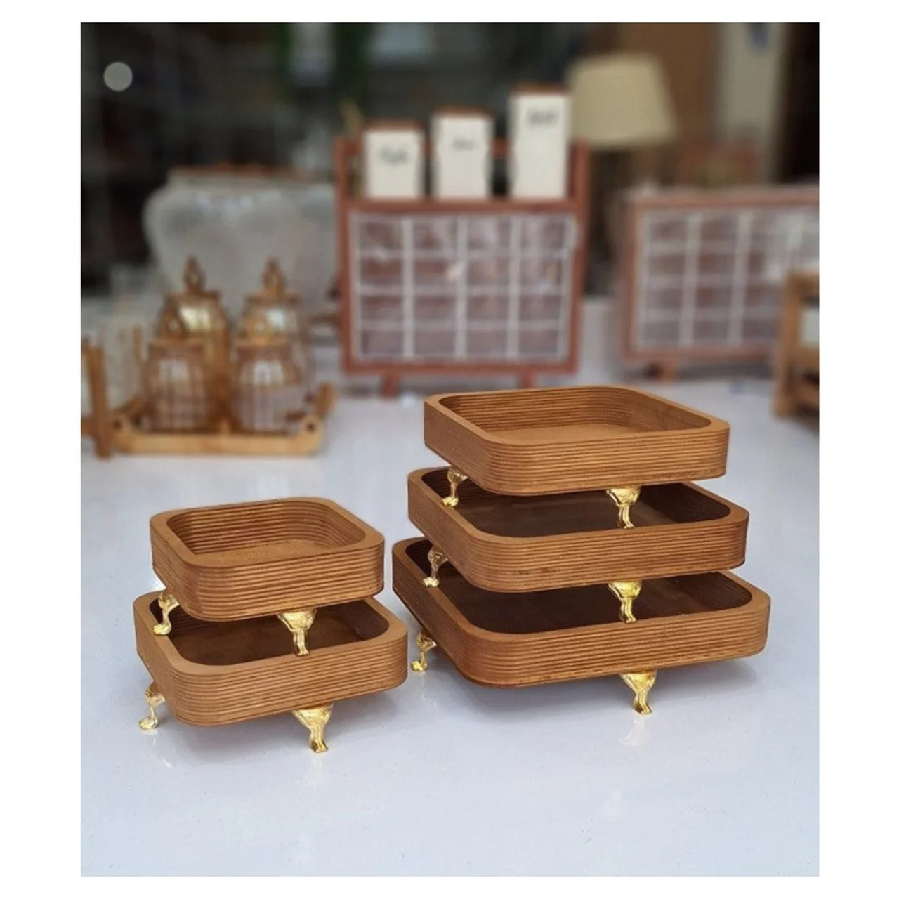 سینی سرو چوبی مدل b2 مجموعه 5 عددی با پایه فلزی و قابلیت شست‌وشو دستی 102553645