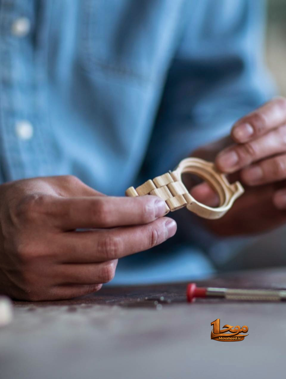 مراحل ساختن ساعت مچی چوبی