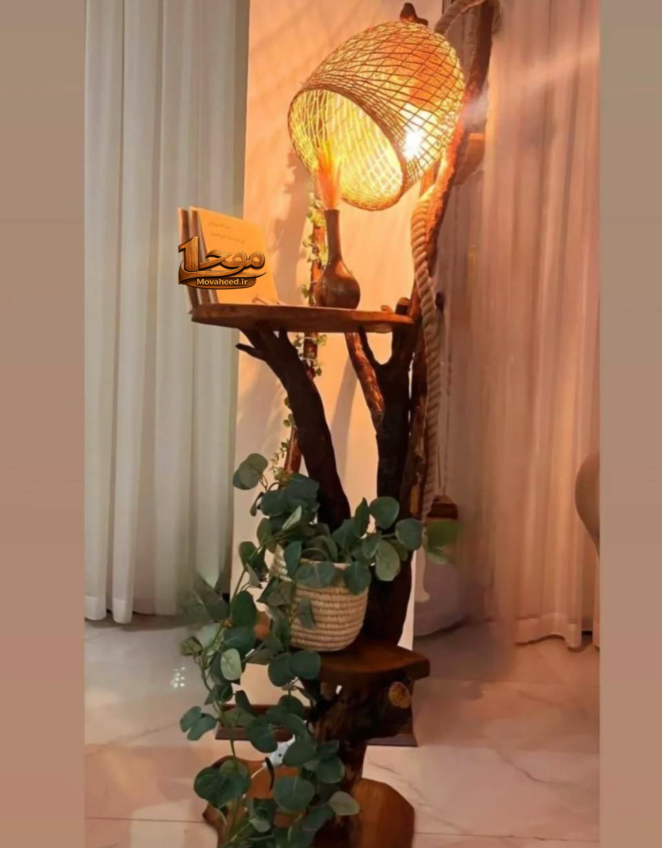 آواژور وکنار سالنی درختی
