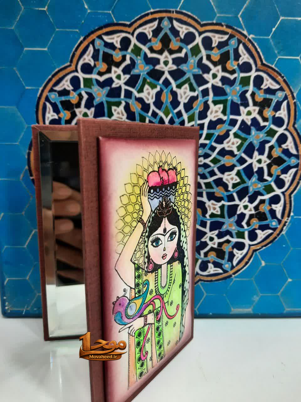 آینه چوبی