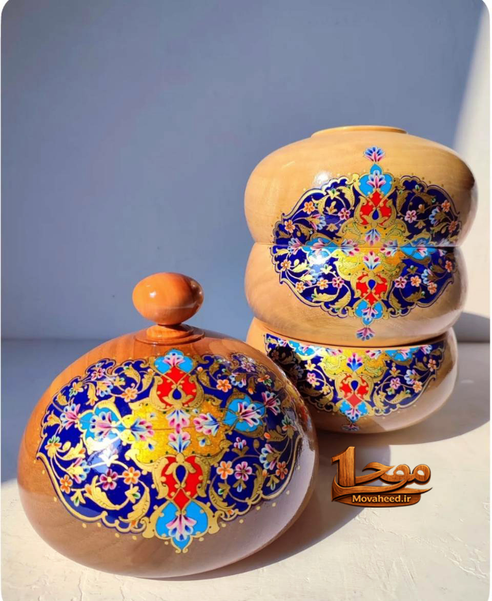 شکلات خوری و کاسه چوبی زرنگاری